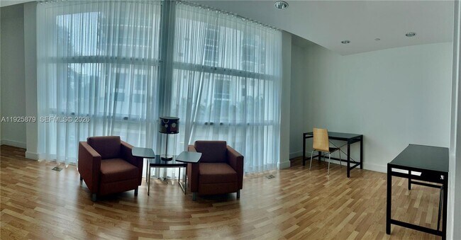 Building Photo - 350 NE 24th St