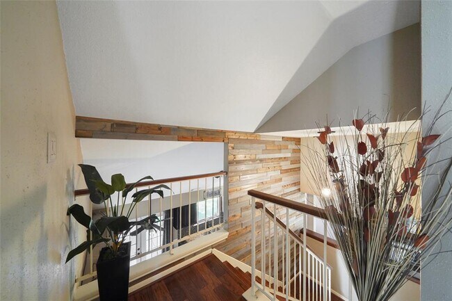 Building Photo - 10035 Red Wolf Ln