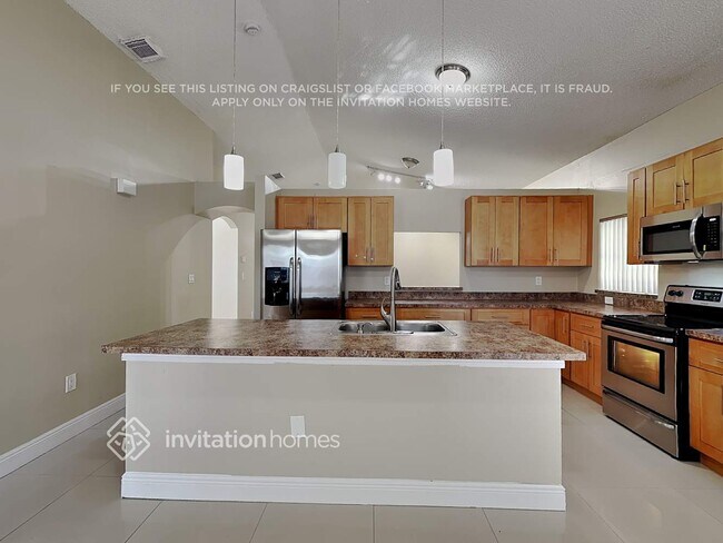 Building Photo - 1001 NW 125th Terrace