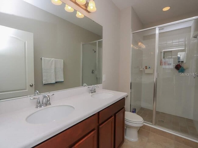 Building Photo - 15537 Honeybell Dr