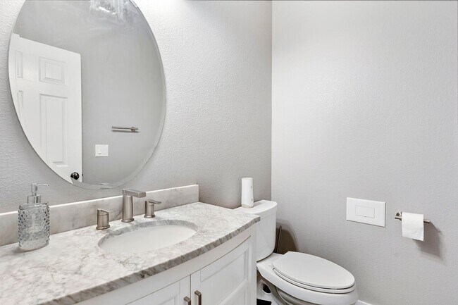 Building Photo - Beautiful Home in Tallyn's Ranch! Special ...