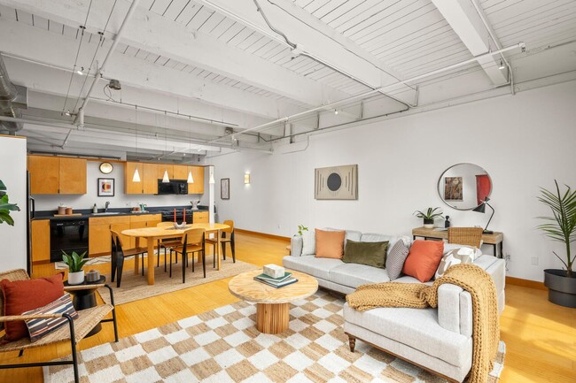 Building Photo - Gorgeous loft in a converted window factor...