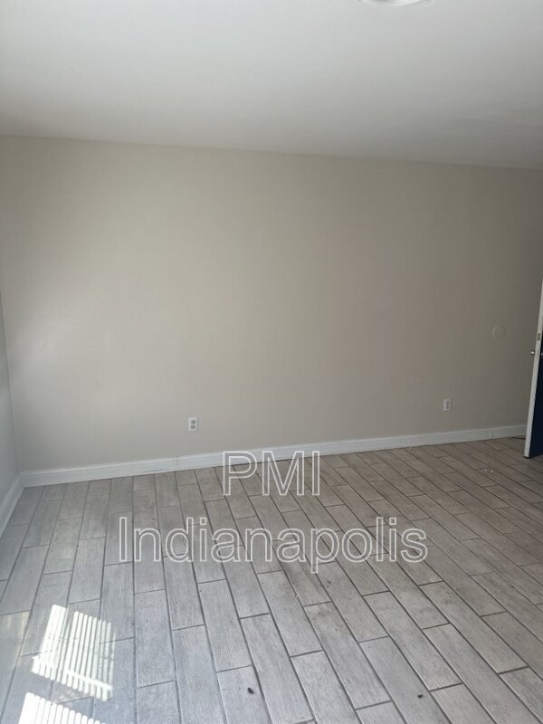 Building Photo - 5824 E Washington St
