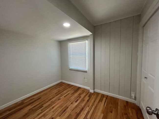 Building Photo - Cozy 2 Bed, 1 Bath Home Surrounded by Nature