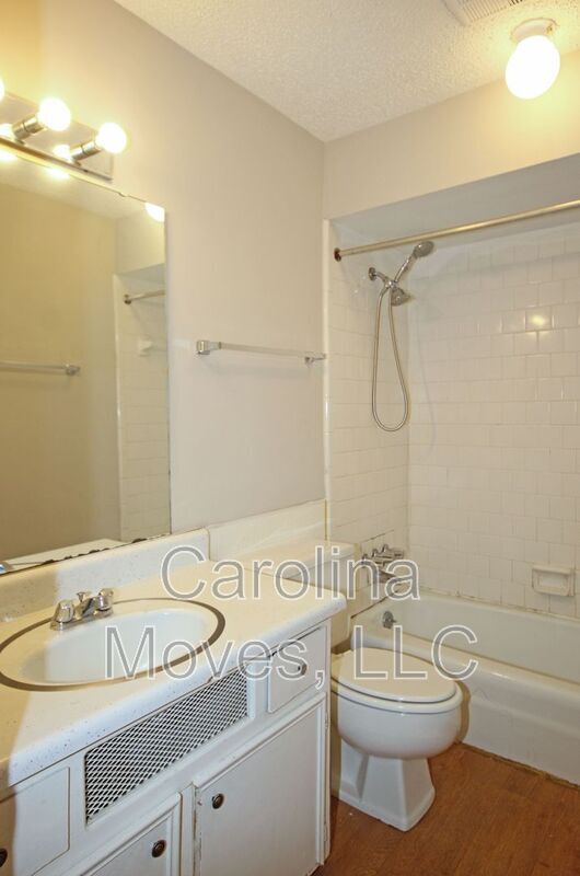 Building Photo - 83 Pine Creek Ct Ext