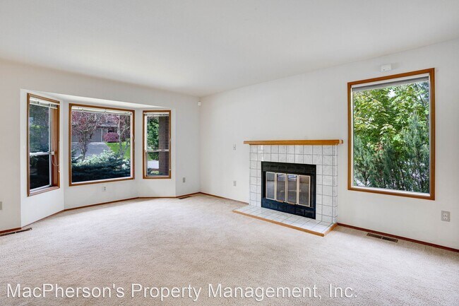 Building Photo - 4 br, 2.5 bath House - 24337 SE 43rd Pl