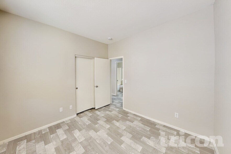 Building Photo - 5616 Deer Run Ct