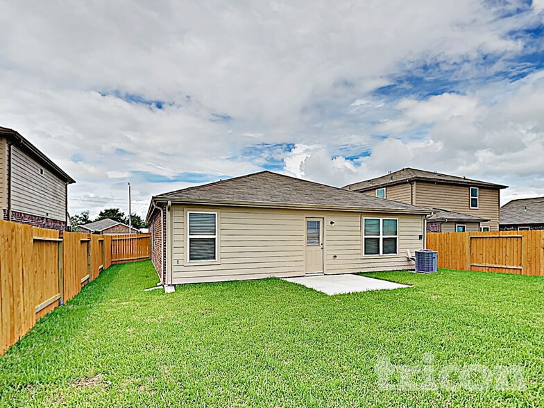 Building Photo - 725 Totem Trail Dr