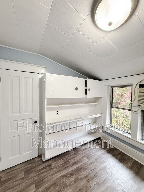 Building Photo - 3410 Hill St