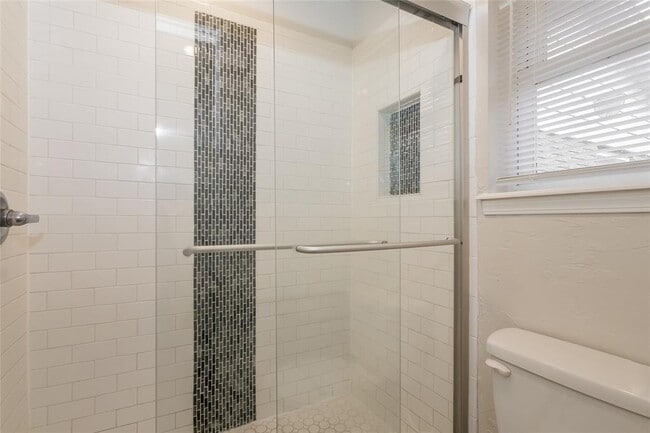 Building Photo - 3412 Prairie Ave