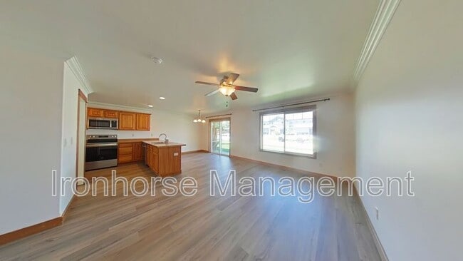 Building Photo - 5471 Glenellen Dr