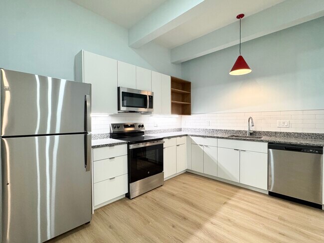 Building Photo - 517 Gillis St