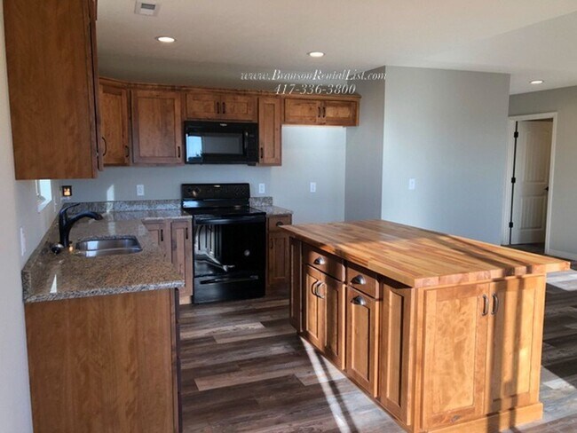 Building Photo - NOW LEASING 3Br with an Unfinished Basement