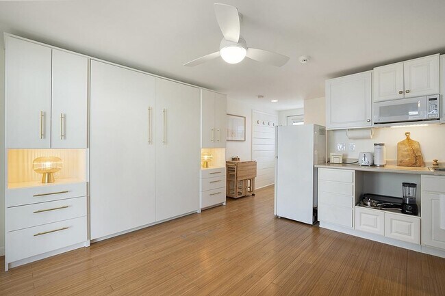 Building Photo - 6 Ashworth Ave