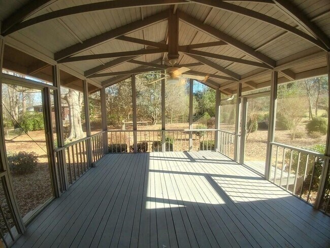 Building Photo - 1275 Pine Valley Ct