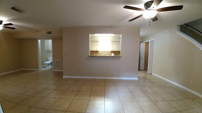 Primary Photo - 909 Ave I
