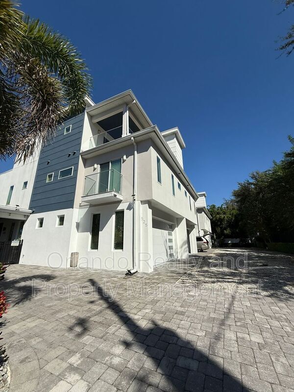 Primary Photo - 521 Peachtree Rd