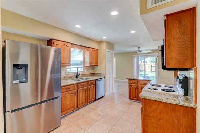 Building Photo - 17010 Cairnladdie St