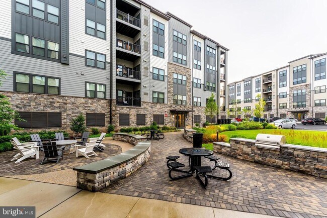 Building Photo - 12875 Mosaic Pk Wy