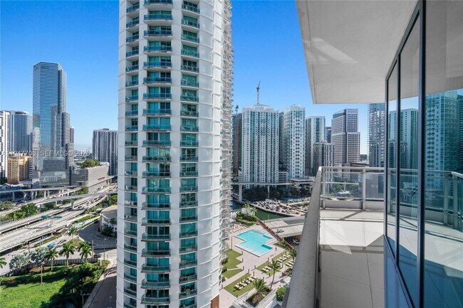 Building Photo - 90 SW 3rd St