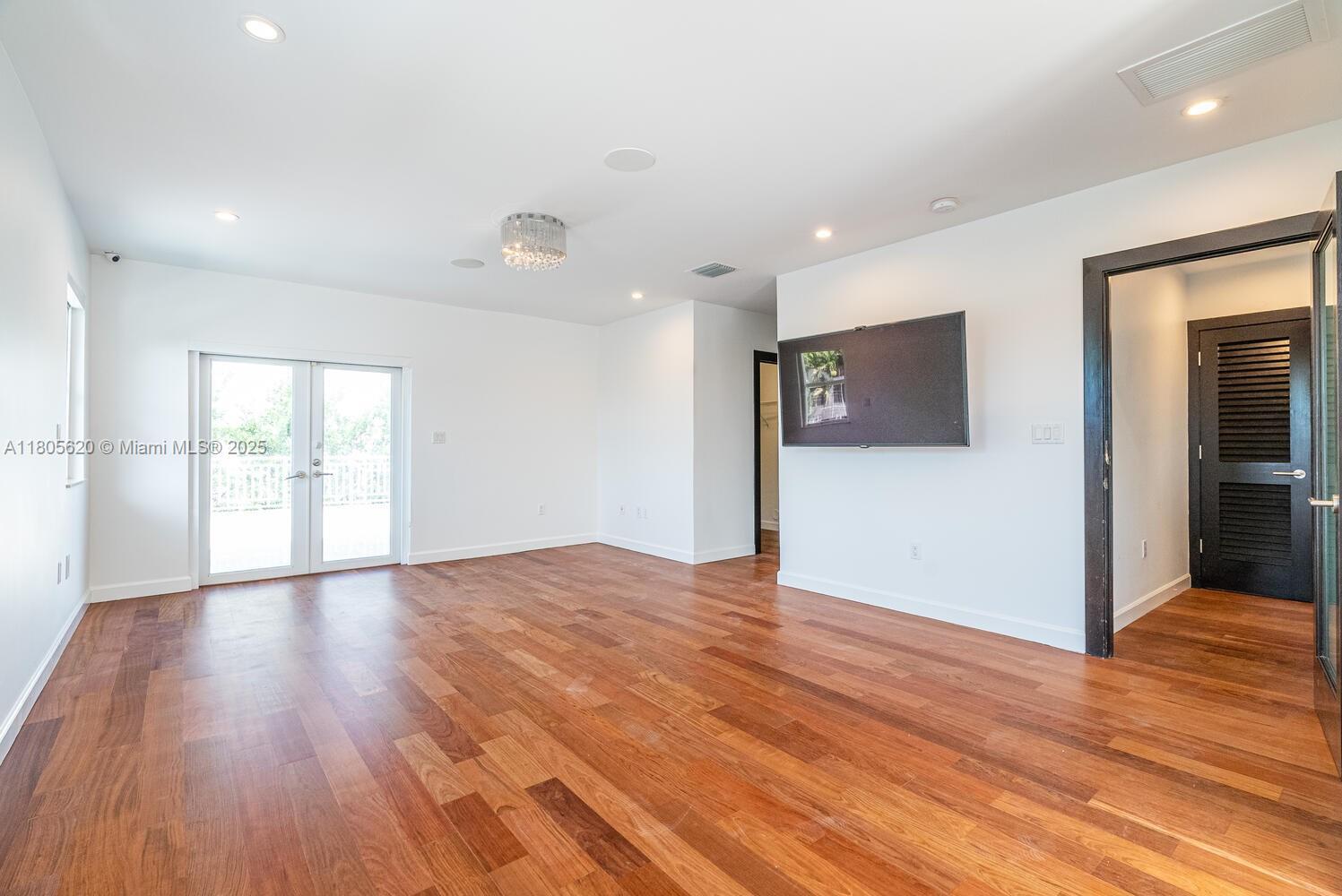 Building Photo - 1130 Lugo Ave