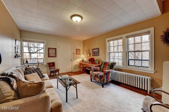 Primary Photo - 712 Harrison St