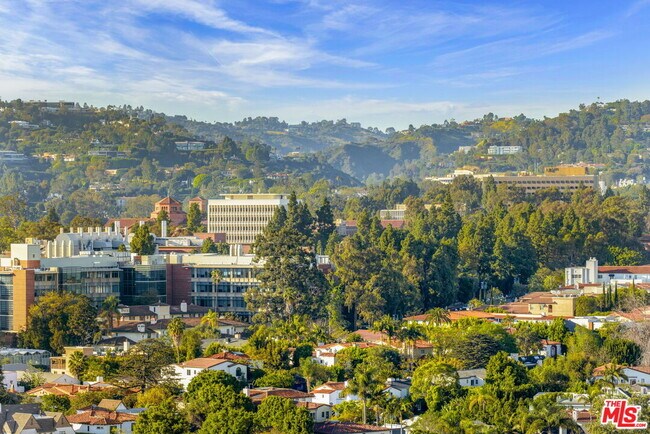 Building Photo - 10727 Wilshire Blvd