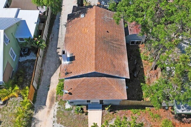 Building Photo - 403 Princess St