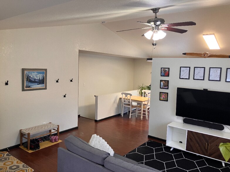 Building Photo - 2451 W 44th St