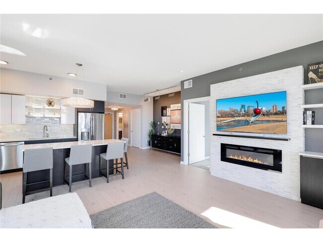 Building Photo - 740 Portland Ave