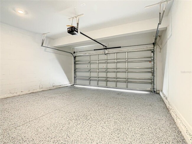 Building Photo - 409 Bogey Dr