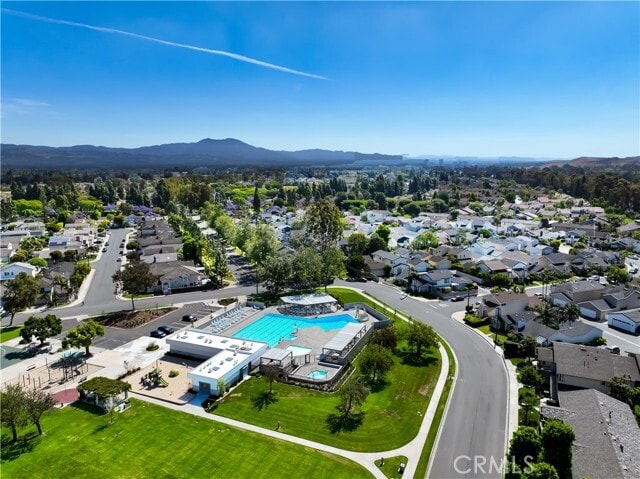 Building Photo - 11 Fairside