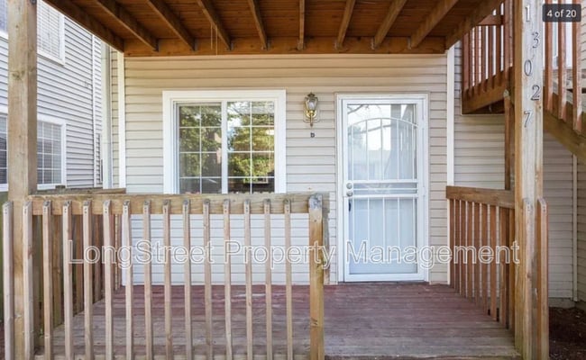 Building Photo - 13027 NE Prescott Dr