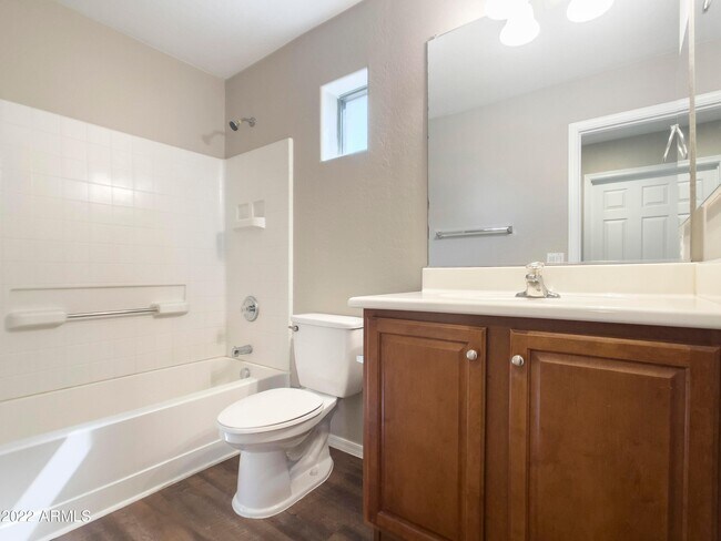 Building Photo - 2622 W Florentine Rd