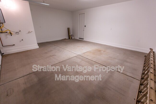 Building Photo - 3855 S McQueen Rd