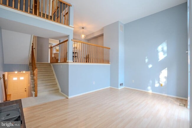 Building Photo - 128 S Barrow Pl
