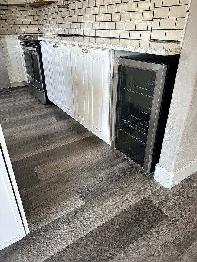 Building Photo - 2 N Delaware Ave