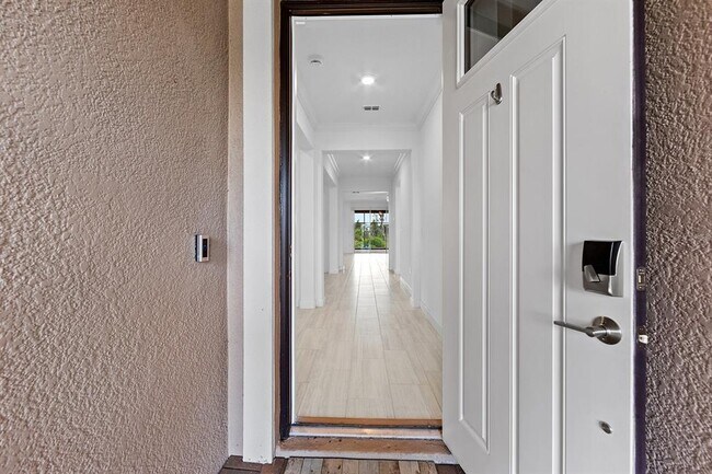 Building Photo - 14265 17th Ct E