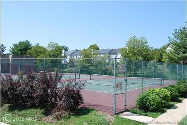 Building Photo - 2BD/2BA Condo in Flower Hill - near Shady Grove METRO!