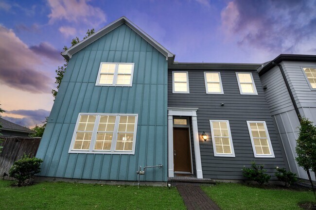 Building Photo - 624 Delmar St