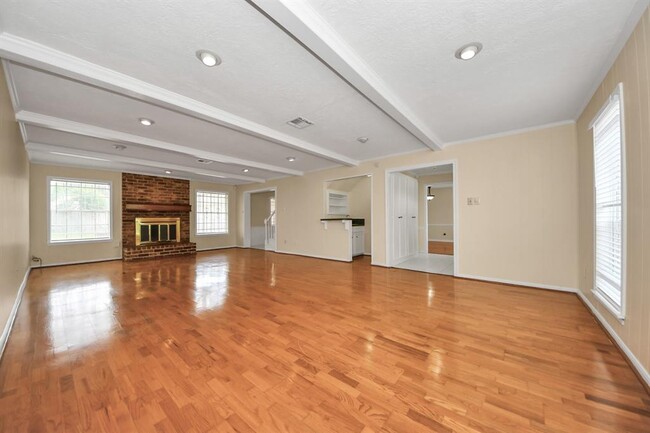Building Photo - 11411 Briar Forest Dr