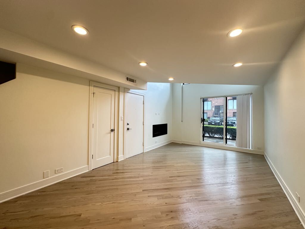 Building Photo - 957 W Grace St