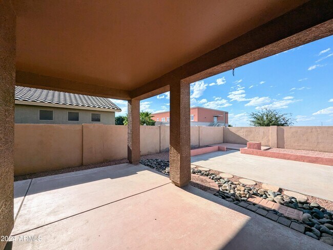 Building Photo - 1530 E Branham Ln
