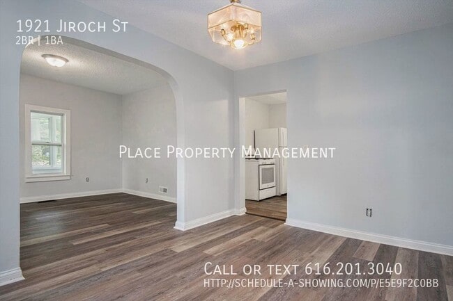 Building Photo - 1921 Jiroch St