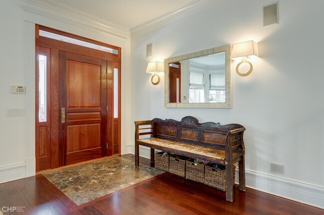 Building Photo - 2663 N Marshfield Ave