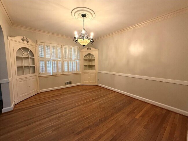 Building Photo - 410 Montevallo Dr NE