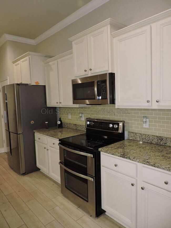 Building Photo - 4221 Essex Terrace Cir
