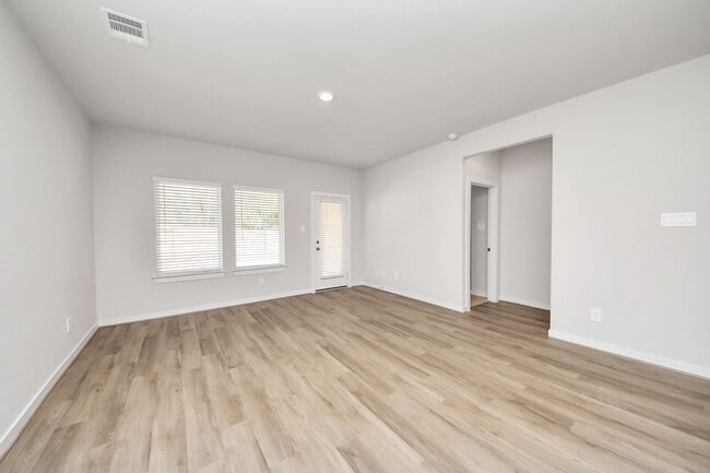 Building Photo - 6808 Hart Oak Ct