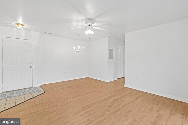 Building Photo - 1310 Sheridan Pl