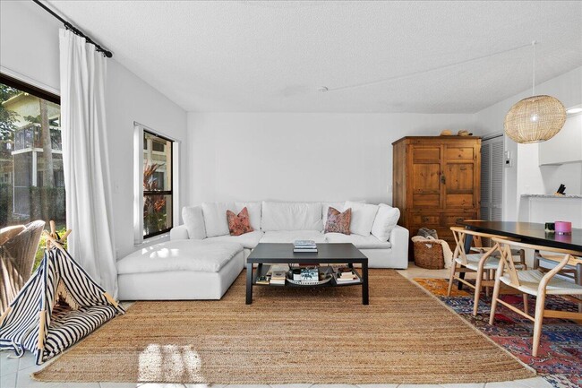 Building Photo - 11863 Wimbledon Cir